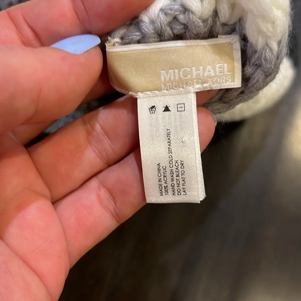 MICHAEL MICHAEL KORS Heavy Luxury Knit Infiniti Scar